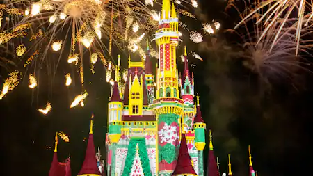 Minnie's Wonderful Christmastime Fireworks - Mickey's Very Merry Christmas Party - Favorite Grampy Travels