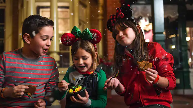 Specialty Sips and Bites - Mickey's Very Merry Christmas Party - Favorite Grampy Travels