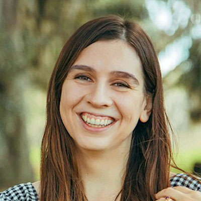 Headshot of Shannon Robinson, a Travel Agent at Favorite Grampy Travels.