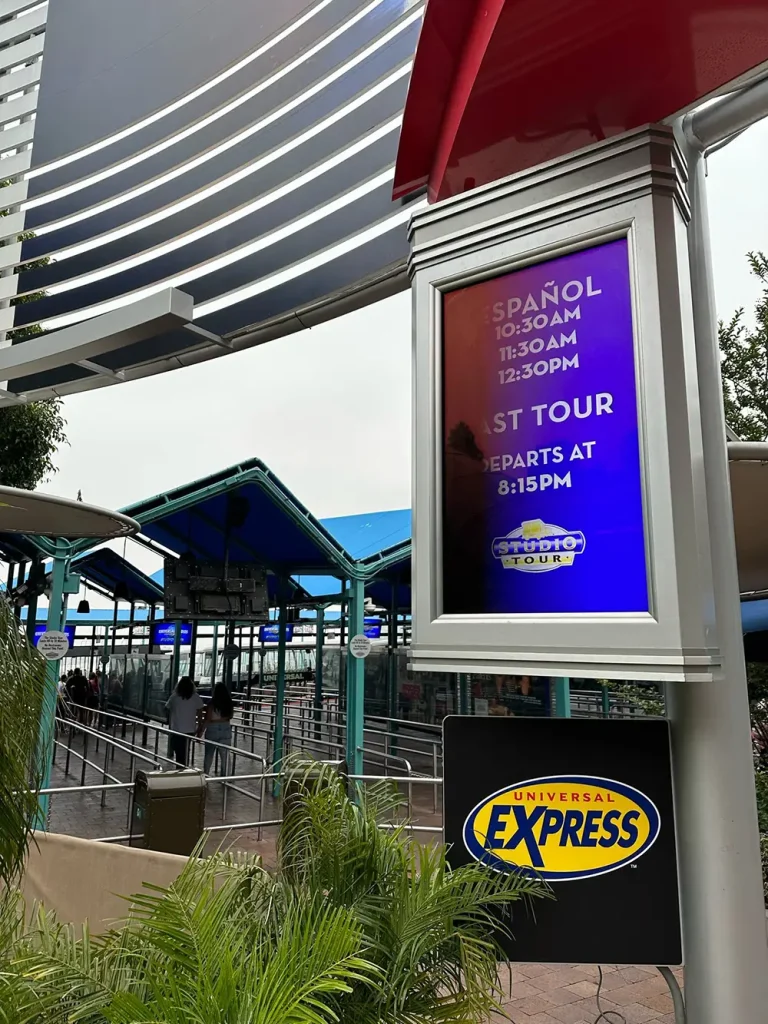 universal studios hollywood express pass entrance for studio tour