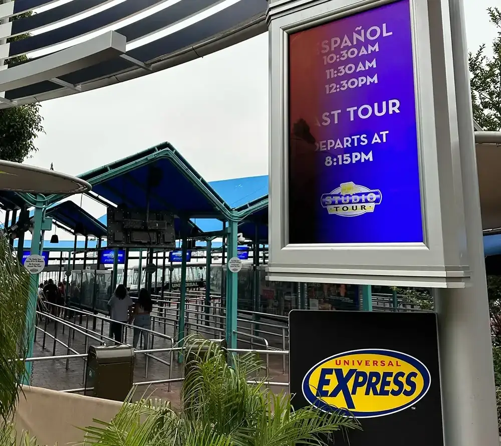 Universal studios hollywood express pass enterance for studio tour